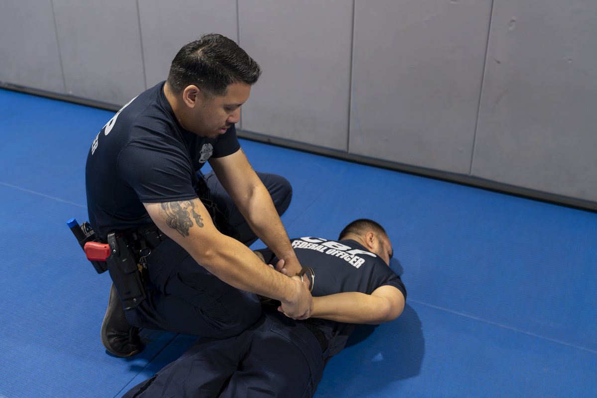 CBPLESCXD's tweet image. LESC's Less-Lethal Training Branch began instructing Less-Lethal Instructor Training Program (LLITP) class 2508 this week. One of the first training items these @CBP officers and agents receive is learning proper handcuffing techniques. #LearnAboutLESC