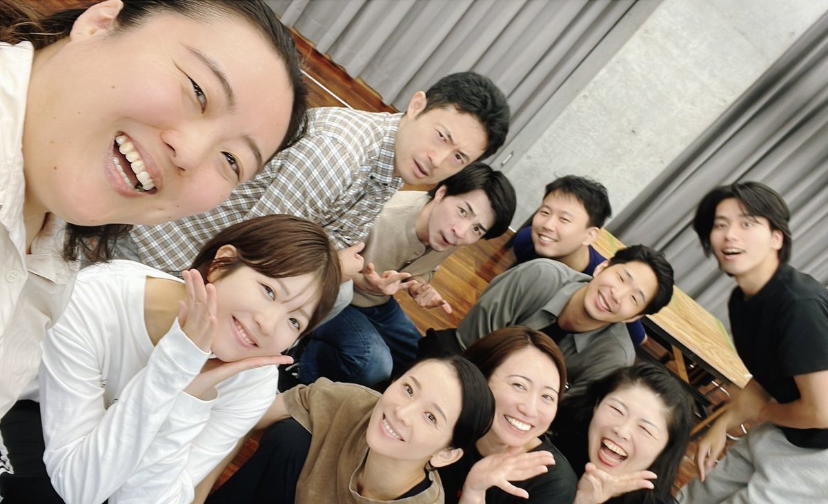 鈴木製作所１ヶ月ワークショップ公演「おーい！救けてくれ！」の10人の俳優たち。
ハードな稽古の日々。面白くなりそうです。皆様、是非劇場へ！