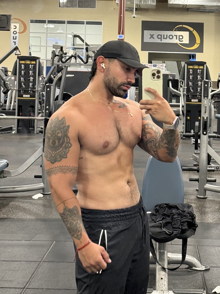 AlbeyroRamirezS's tweet photo. En el gym // en la casa https://t.co/9yS8tY1ef5