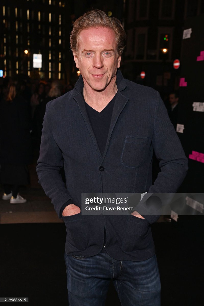 FanFunDamian's tweet photo. Did you know about Damian’s first ever stage role? Or about his childhood nickname? How about his first screen crush? We give you 50 fun facts about Damian Lewis today: https://t.co/Z4N1TgOQpV #DamianLewis #Billions #Homeland #BandofBrothers #DamianLewisMusic #LifeNBC #WolfHall https://t.co/IVWfLIZ0s8