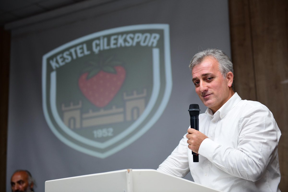 kestelcileksk's tweet photo. Kestel Çilekspor’da başkan Kemal Tan!

TFF 3. Lig 1. Grupta mücadele edecek Kestel Çilekspor’umuzun başkanı Kemal Tan oldu. Kemal Tan ve yönetimi yapılan genel kurulun ardından resmi olarak yönetimi devraldı. Belediye Başkanımız Ferhat Erol ve kıymetli ilçe protokolümüzün yanı https://t.co/su22NpjcXD