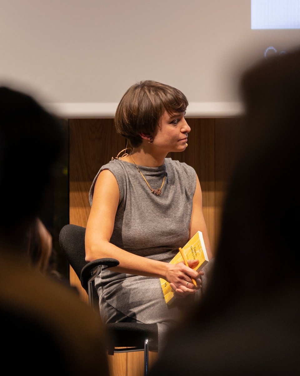 Aún puedes conseguir el libro "Espacio, cuerpo y mente" de Ana Mombiedro.

Editorial Fundación Arquia
Colección Sin Prejuicios
PVP 15€

📦Envío gratuito en nuestra web🔗fundacion.arquia.com/shop-es/p/Prod…
📱También disponible en formato ebook