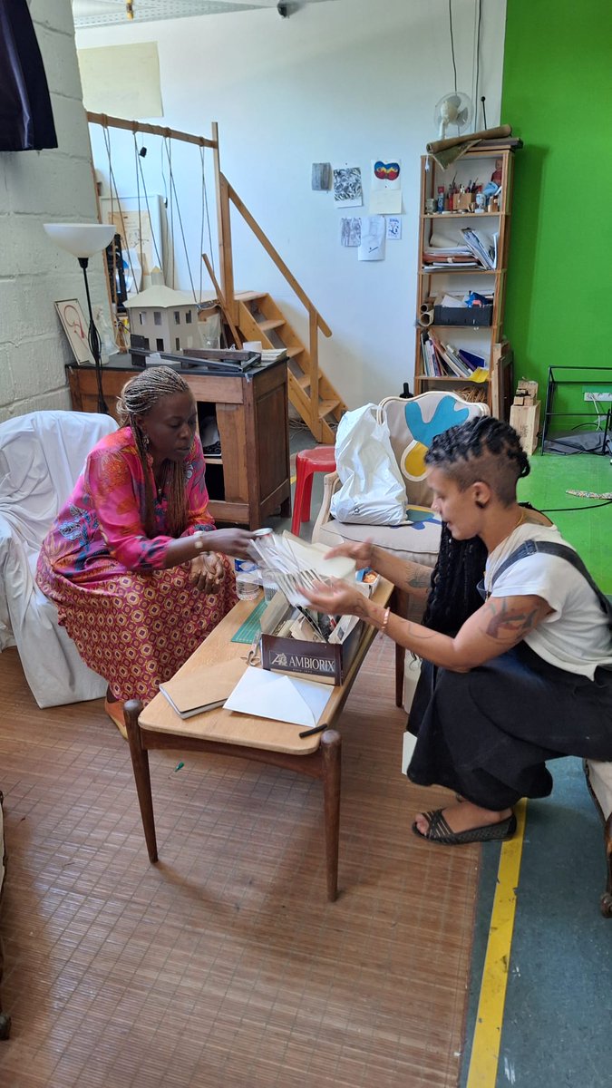 🇪🇺 Dans le cadre de l’initiative « Unis dans la diversité culturelle », <a href="/EunicPole/">Pôle Eunic RDC</a>  accompagne l’artiste Bibiche Tankama N’Sel en résidence à Bruxelles (29 juin – 14 juillet) pour développer son film Luminance.
Un soutien à la création et à la mobilité artistique.