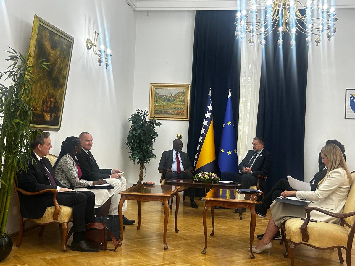 unirmct's tweet image. Sekretar MRMKS Abubacarr M. Tambadou sastao se danas u 🇧🇦 s ministrom vanjskih poslova @DinoKonakovic tokom svoje posjete povodom obilježavanju #Srebrenica30. Razgovarali su o nastavku saradnje i važnosti očuvanja naslijeđa #MKSJ i #MRMKS.