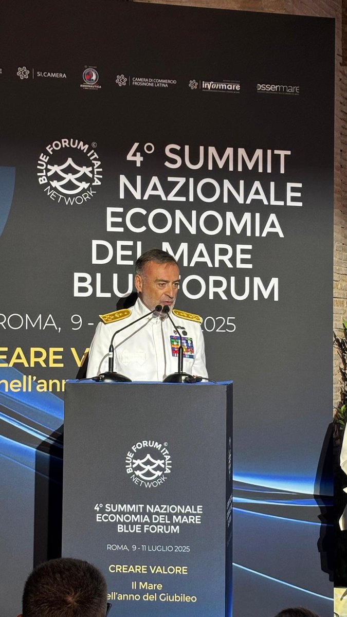 ItalianNavy's tweet image. Per un paese marittimo come l’Italia è essenziale che tutti noi - tutto il cluster marittimo - continuiamo a lavorare insieme.
La #Difesa con la #MarinaMilitare contribuisce in maniera diretta a creare valore sul mare tutelando le rotte commerciali e proteggendo le…