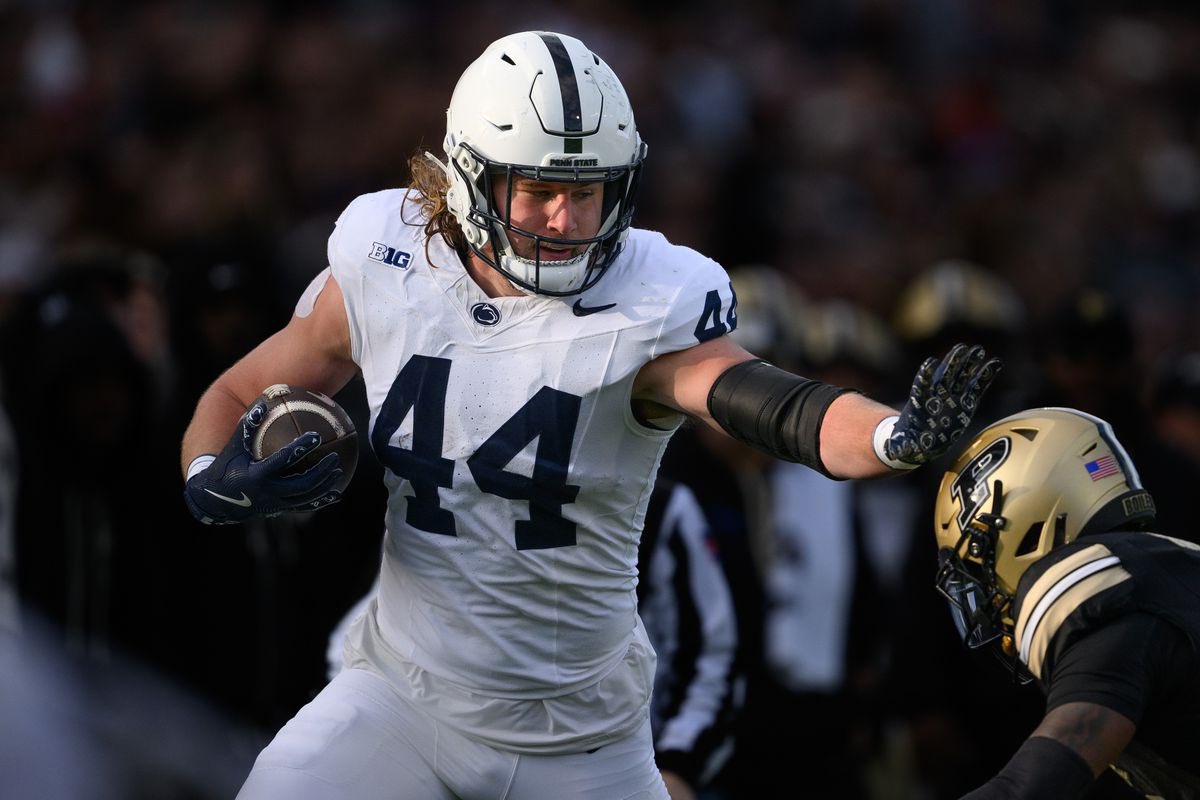 cfb_tour's tweet image. 44 DAYS UNTIL COLLEGE FOOTBALL!
The countdown continues with Tyler Warren.
- 1x Third Team All-Big Ten
- 1x First Team All-Big Ten
- First-Team All-American
- John Mackey Award
- 14th Overall Pick in the 2025 NFL Draft