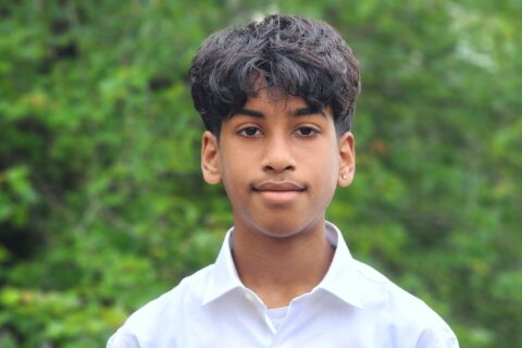 MontCoExec's tweet image. Congratulations to Germantown’s Vishagan Aranganathan, Maryland’s merit winner in the 3M Young Scientist Challenge! His innovative idea uses AI and commercial flights to detect wildfires early & protect communities. Proud to see our students leading!
ow.ly/QNsy50WnCnh