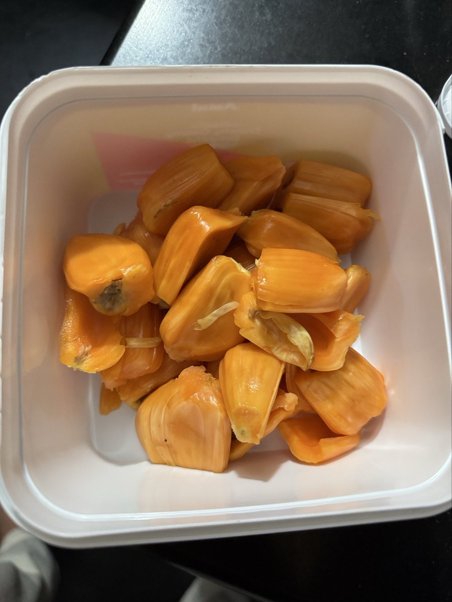 CoconutShawarma's tweet photo. have you guys seen orange coloured jackfruit before? https://t.co/BCYlMTwoNu