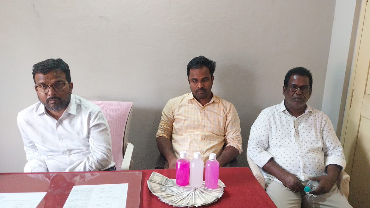 TelanganaACB's tweet image. Raja Reddy, Special Deputy Collector and Satish, Deputy Tahsildar along with Durgaiah, driver in National Investment & Manufatcture Zone (NIMZ), Zaheerabad in Sangareddy district were caught by Telangana #ACB Officials for initially demanding #bribe of Rs.50,000/- and accepting…