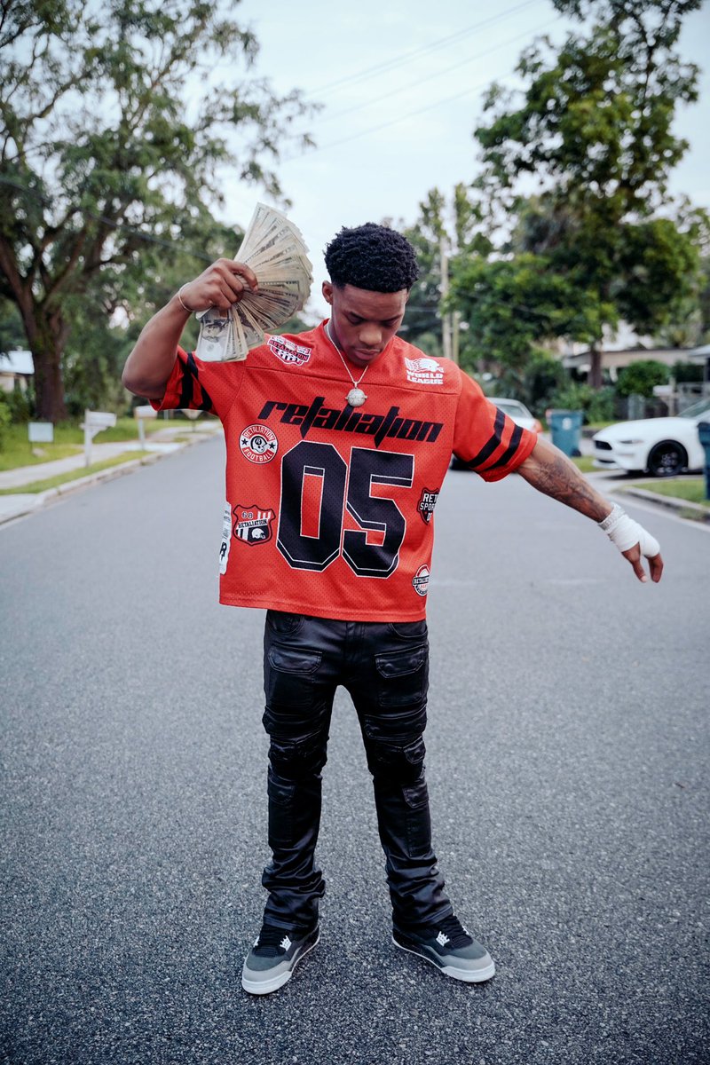 youtu.be/OqqVftevpEw?si…

They really fighting in this man video click the link!