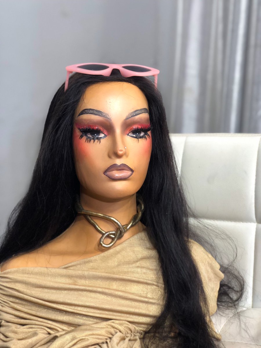 omowonuola_gold's tweet image. How she came in vs How she left 🥰
Mannequin glammed by me ✅
Because every face deserves the Essential touch ✨💄
#EssentialBeautiesNG #BeforeAndAfter #MakeupTransformation #MUAOnX #SoftGlam #GlamUp #MakeupByMe #AbeokutaMUA #Abeokuta #FUNAAB #NigerianMakeupArtist #MannequinGlam