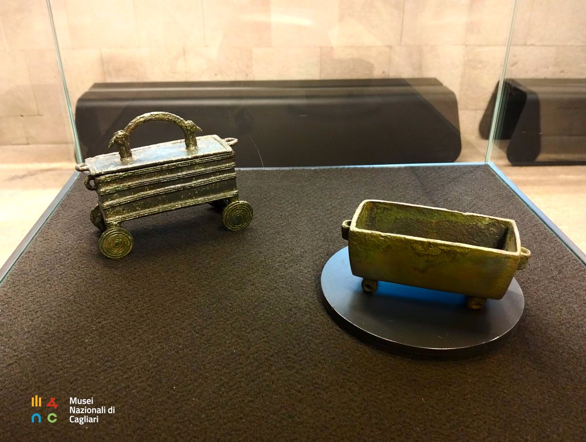 Stasera apertura notturna dei #MuseiNazionaliCagliari!🌙
🗓Oggi i Musei saranno aperti fino alle 23 (chiusura biglietteria 22:15)
✅Dalle 19 visite guidate alle Cannoniere.
🔎Focus su archeologia nuragica con i carretti-cofanetti da Oschiri e da Santa Cristina, Paulilatino.