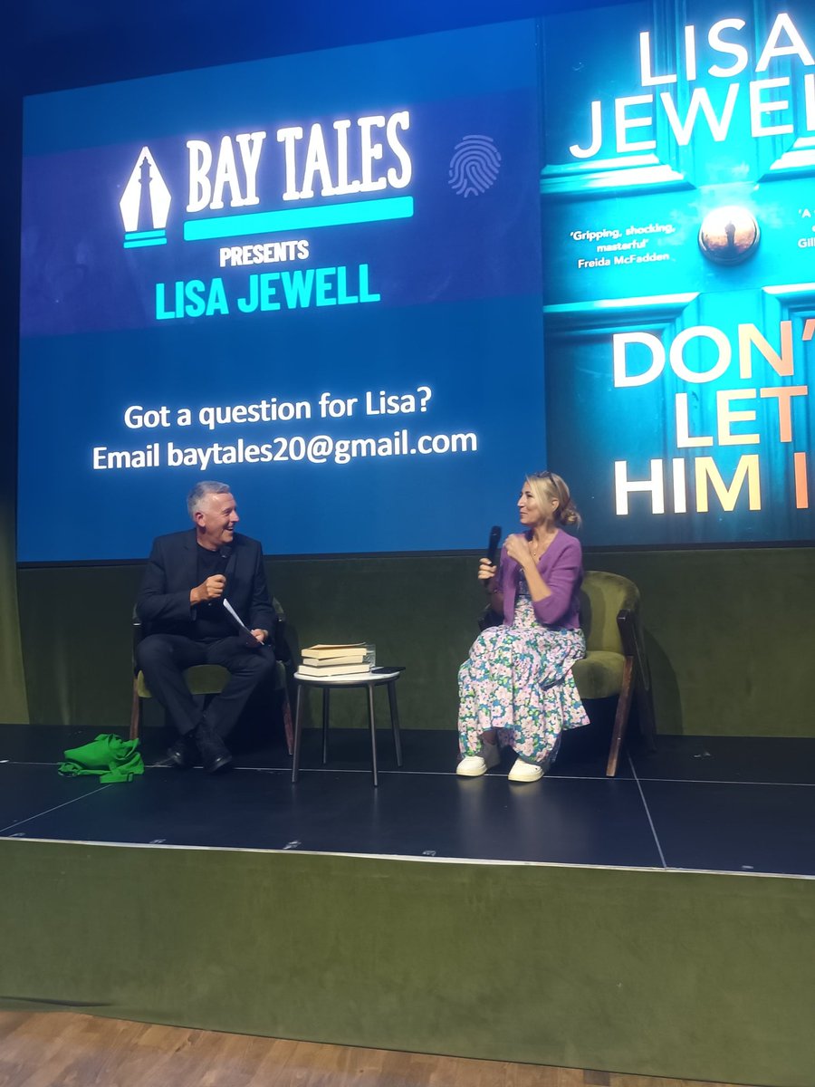 TrevorWoodWrite's tweet image. Fantastic time chatting to the fabulous @lisajewelluk at @exchange1856 last night. Big thanks to @vpeanuts for organising and @ForumBooks for their support @northern_crime