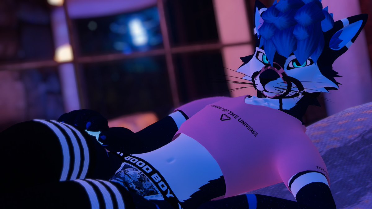 VikoHusky's tweet image. Just chilling~ ;3
