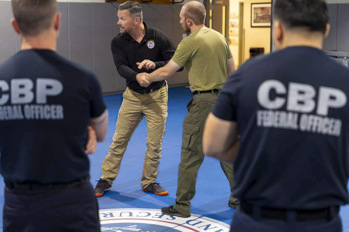 CBPLESCXD's tweet image. LESC's Less-Lethal Training Branch Instructors are working on teaching arrest and control techniques to @CBP officers and agents attending LESC's Less-Lethal Instructor Training Program (LLITP) class 2508. #LearnAboutLESC