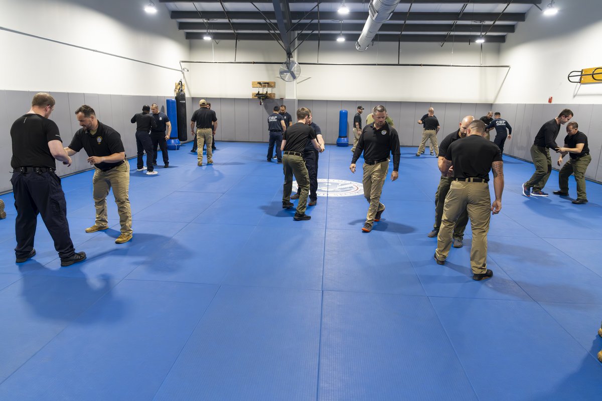 CBPLESCXD's tweet image. LESC's Less-Lethal Training Branch Instructors are working on teaching arrest and control techniques to @CBP officers and agents attending LESC's Less-Lethal Instructor Training Program (LLITP) class 2508. #LearnAboutLESC