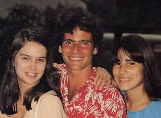 cadu_lopezz's tweet photo. minha grade particular:
#ÁguaViva🌊 - 68/160
#DancinDays🕺🏻 - 50/174
#GuerreirosDoSol🌵 - 21/45
#Felicidade🌈 - 8/203 https://t.co/si0dZplKIg