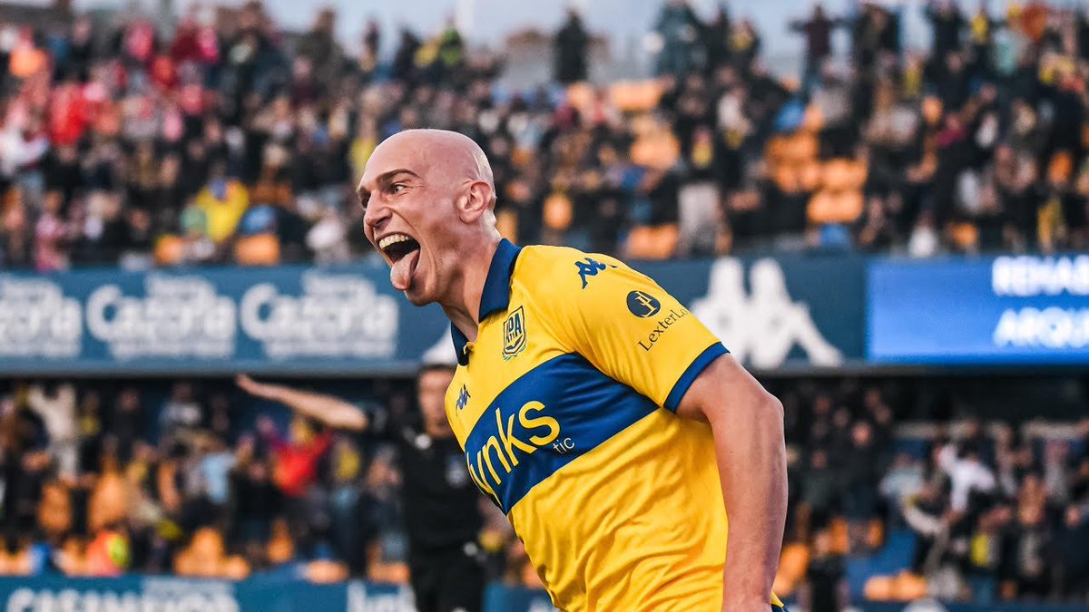 Miguel A. Sánchez (@miguelansb) on Twitter photo ⚪️🔵Javi Rentero YA está en Alicante. El central ha sido visto por los aledaños del Rico Pérez.
⌚️ Su fichaje por el <a href="/cfhercules/">Hércules CF 💙🤍💯</a> debe ser cuestión de horas. ⚪️🔵Javi Rentero YA está en Alicante. El central ha sido visto por los aledaños del Rico Pérez.
⌚️ Su fichaje por el <a href="/cfhercules/">Hércules CF 💙🤍💯</a> debe ser cuestión de horas.