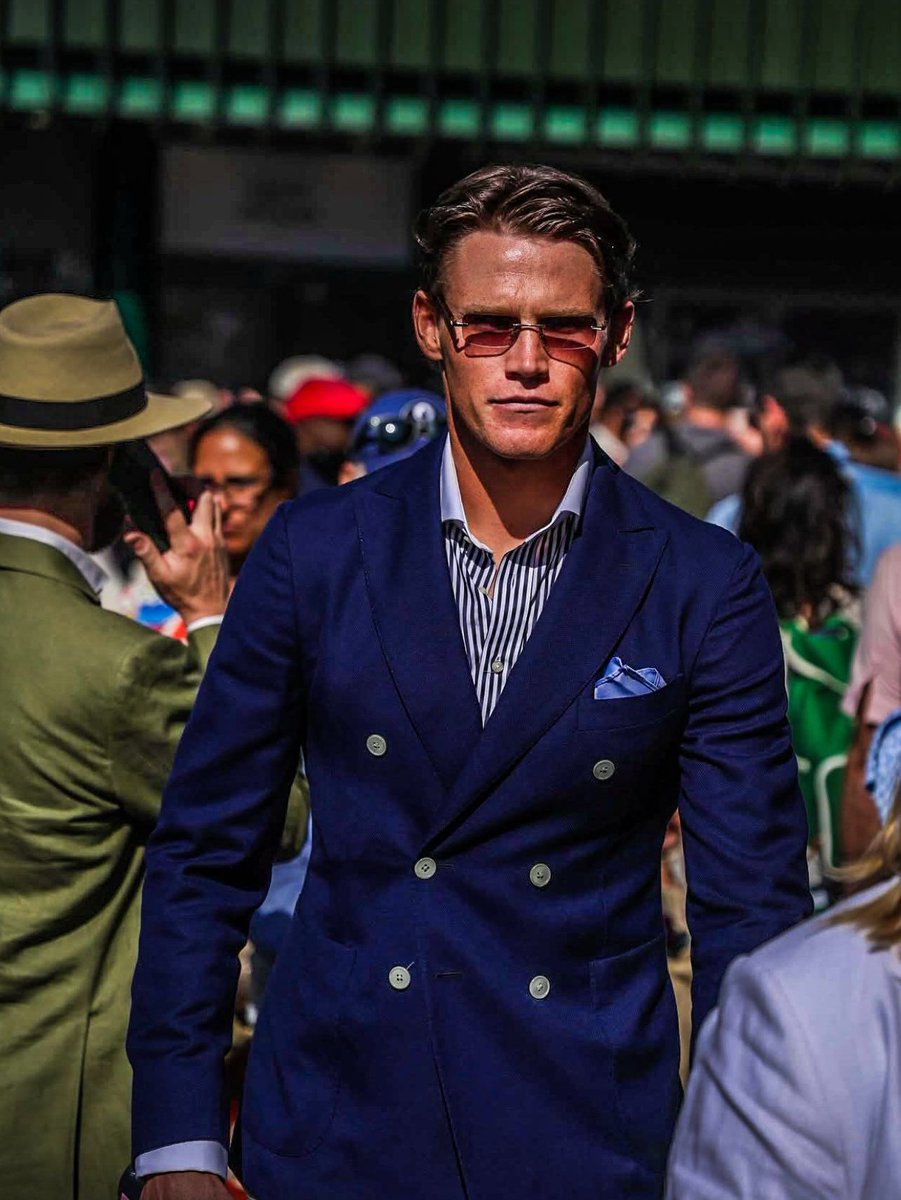 pythaginboots's tweet image. We haven’t had a Scottish James Bond since Sean Connery…
Well I present to you my choice. He’s not short of McSauce.
Scott McTominay. BAD MAN 🥶