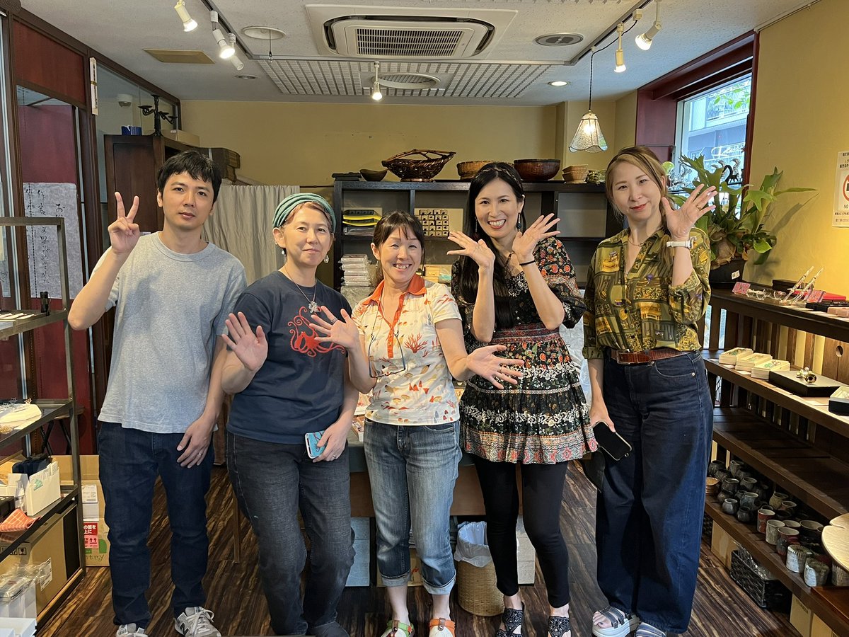 guridrops's tweet photo. 新大阪ギャラリー香綵での企画展「ガラスペン万博」は、昨日閉幕いたしました。ご来場くださいました皆さま、お暑い中誠にありがとうございました！！ https://t.co/pYTBtSirFn