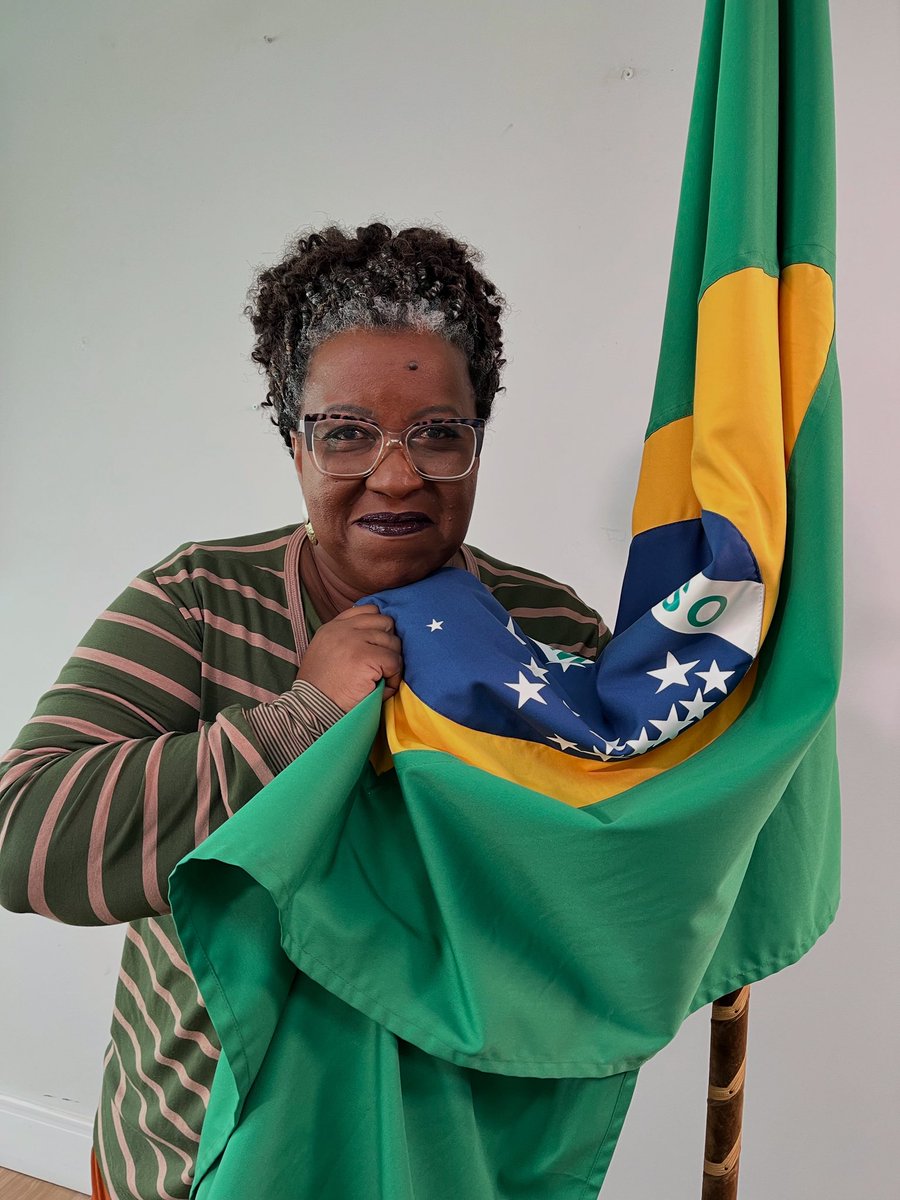 O Brasil é um país soberano, com uma cultura e democracia construídas com o suor do nosso povo.

Enquanto o governo Lula trabalha para fazer justiça tributária e taxar os super ricos, outros trabalham para taxar nosso país e nossa economia. 

Seguimos, unidos e altivos! 🇧🇷