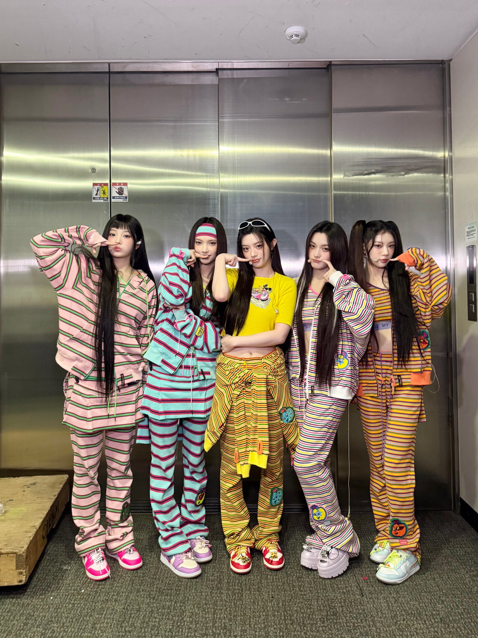 이번 컴백도 6주 꽉 채워서 한 아일릿 착장 모음.jpg | 인스티즈