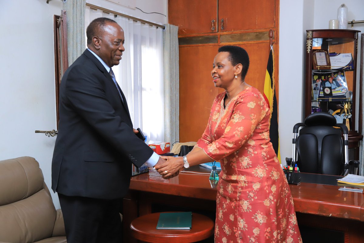ShieldInvestors's tweet image. Major General Silver Kayemba, Military Attaché at Uganda’s Permanent Mission to the UN in New York, paid a courtesy visit to Col. @edthnaka, Head of Unit, to discuss areas of mutual collaboration and support in promoting investor protection.
#Empoweringinvestors