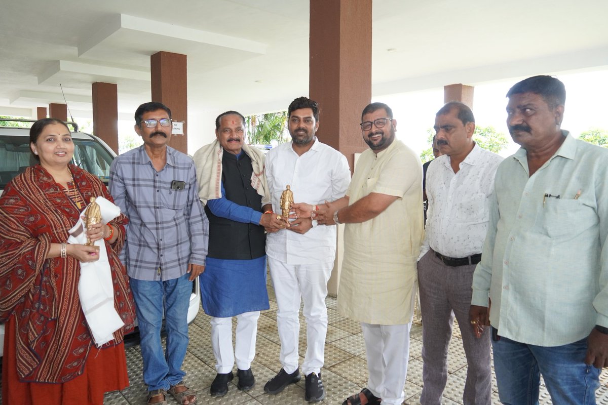 bjpneelrao's tweet photo. વિરમગામના ધા��ાસભ્ય શ્રીહાર્દિકભાઈપટેલ,સુરેન્દ્રનગર જીલ્લા ભાજપ ઉપપ્રમુખ શ્રીરાજભા ઝાલા,એકતા નગર મુલાકાતે આવ્યા ત્યારે તેઓશ્રીઓનું સ્વાગત કરવાનો અવસર મળ્યો. https://t.co/rQdhpYYWwg
