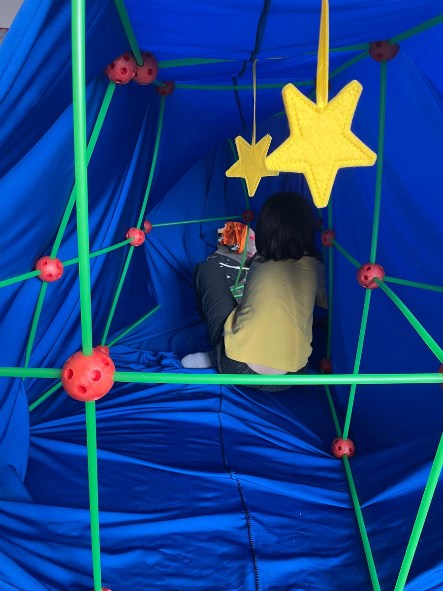 nctherapyuk's tweet image. 🌟✨ Welcome to our sensory star cave! ✨🌟

A cozy hideaway filled with imagination, textures, and calming vibes. Perfect for quiet play, reading, or just enjoying a moment of wonder. 💙💫

#SensoryPlay  #OTSupport #SensorySupport #ChildDevelopment #OccupationalTherapy