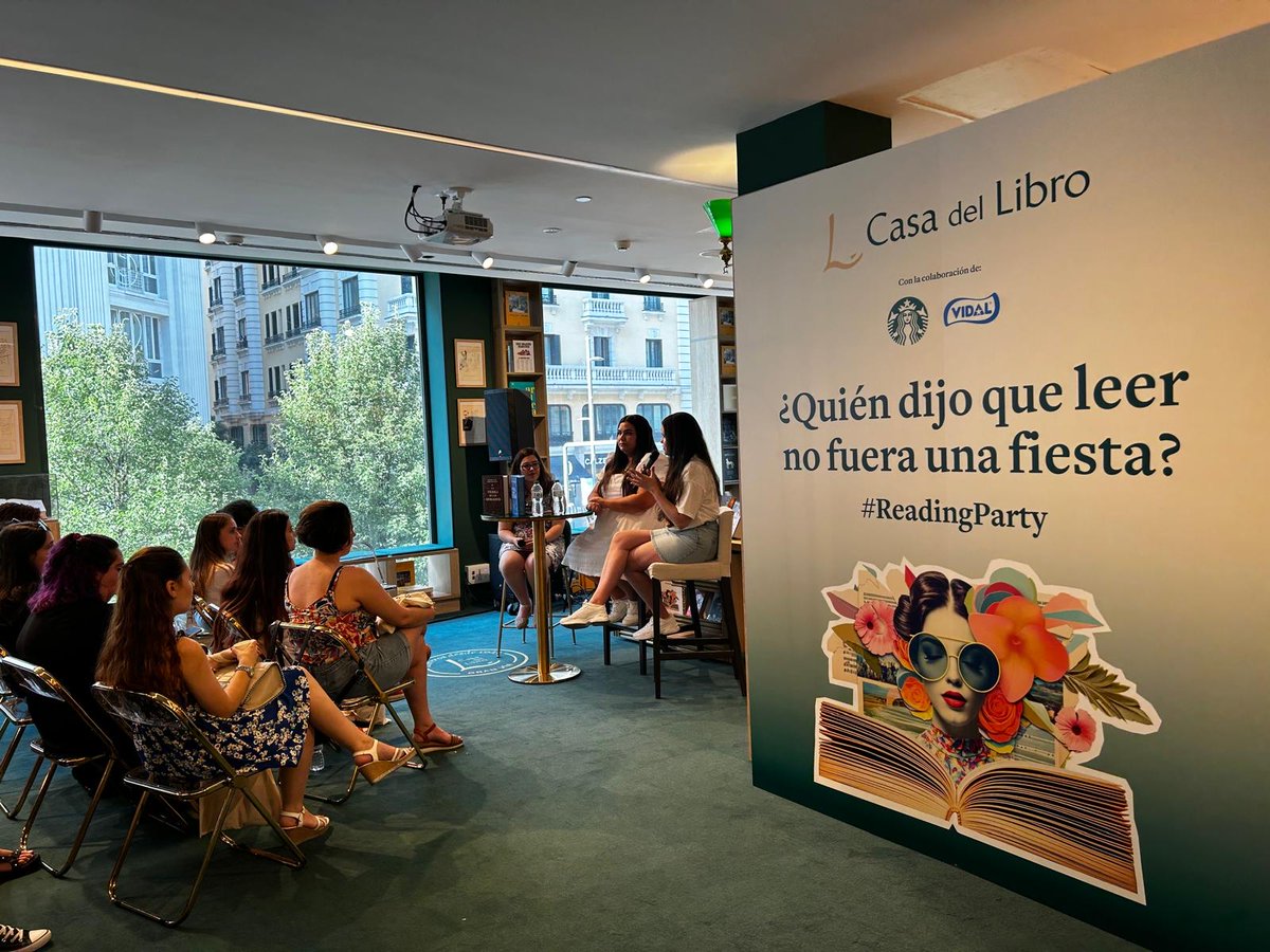 casadellibro's tweet photo. ¿Quién dijo que leer no fuera una fiesta? 😉
¡Ayer celebramos, con éxito, la 1º #ReadingParty en 📍Gran Vía! Gracias a @starbucks_es y a @Vidal_Golosinas por sumarse a esta fiesta, y por supuesto, a todas vosotras y a las autoras @HGreemwood🥳
¿Repetimos? 😜 https://t.co/TCuz5CNs6B