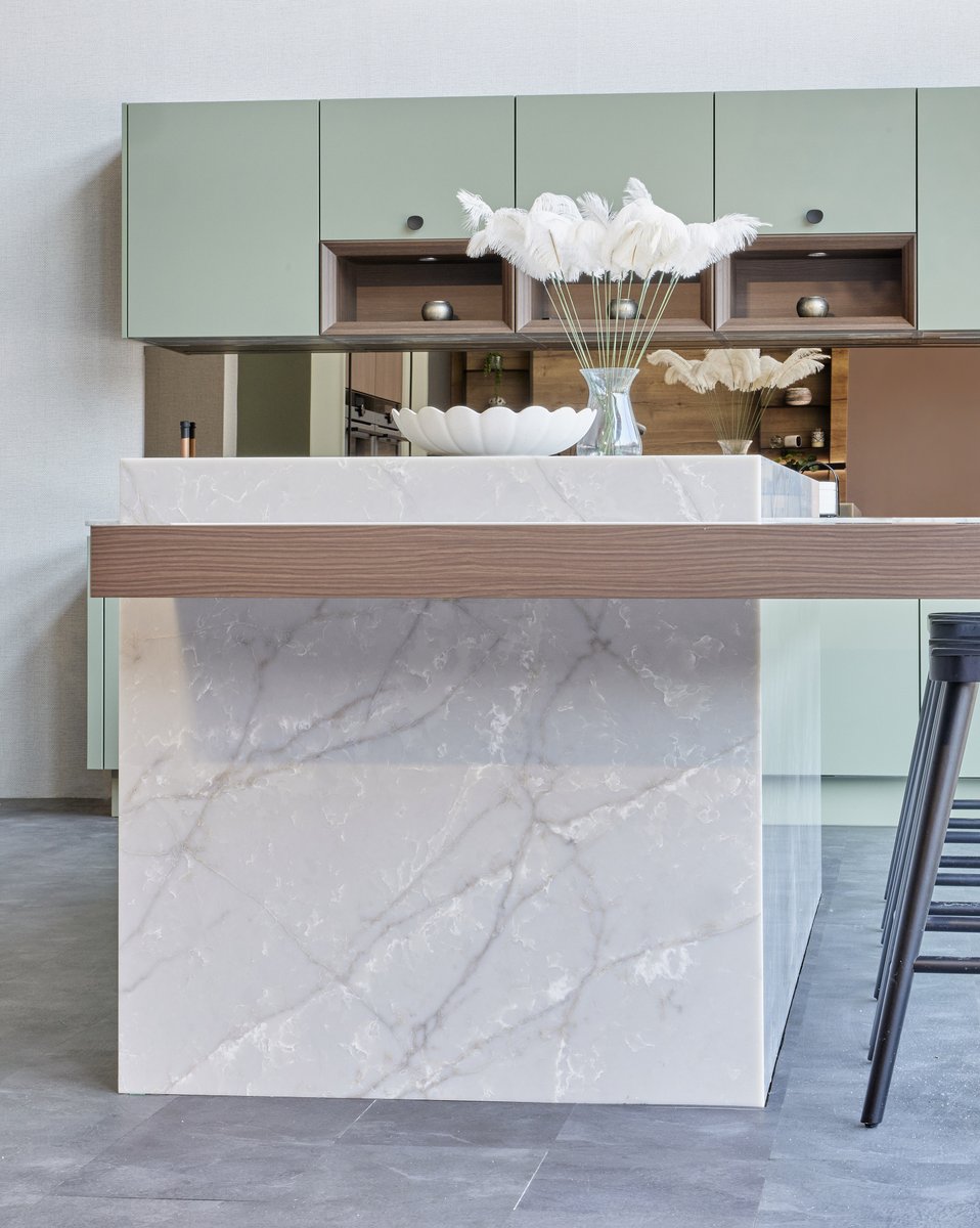 CRLstone's tweet image. CRL Quartz Cristallo Perla looks stunning in the @kutchenhaus Wirral showroom! 😍 

Order your free sample spr.ly/60174GQP7

#Quartz #QuartzWorktops #Countertops