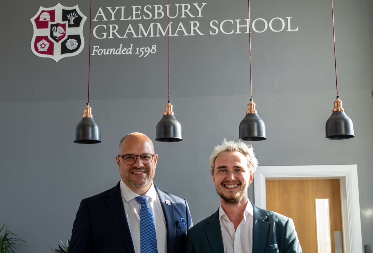 AGSFounded1598's tweet photo. Thank you to Old Aylesburian Liam Hyde (Ridley '15) for joining us yesterday evening for a very special Junior Prize Giving. His message:Try, Fail, Initiate (try again), left a real impression. Congrats to all prize winners on a sunny celebration of success! 💙💛 #TeamAGS https://t.co/BYEwfQpexJ