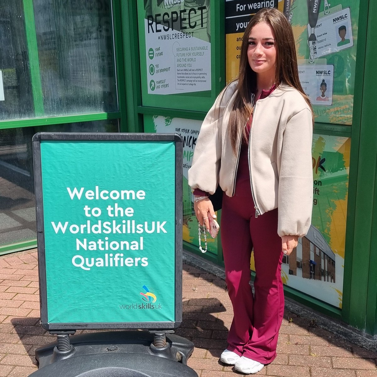 A huge congratulations to Scarlett Finney, who has been announced today as a National Finalist in the <a href="/worldskillsuk/">WorldSkills UK</a> Foundation Skills: Hairdressing competition 👏

The ex <a href="/DeanTrustWigan/">Dean Trust Wigan</a> pupil (seen here at the regional heats) will head to the final in South Wales in November.