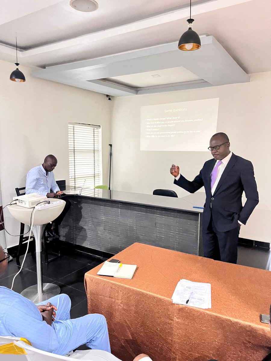 CSDevNet1's tweet image. Delving in into the #CapacityBuilding Workshop:
Dr. Unekwu Onuche, Associate Prof. taking the presentation on : Climate adaptation strategies (e.g., flood-resistant farming, ecosystem restoration) and advocacy skills for economic justice, addressing fossil fuel impacts. ๐ฟ๐