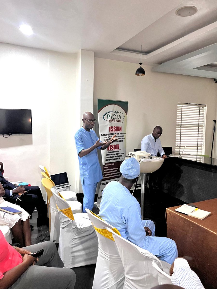 CSDevNet1's tweet image. Delving in into the #CapacityBuilding Workshop:
Dr. Unekwu Onuche, Associate Prof. taking the presentation on : Climate adaptation strategies (e.g., flood-resistant farming, ecosystem restoration) and advocacy skills for economic justice, addressing fossil fuel impacts. ๐ฟ๐
