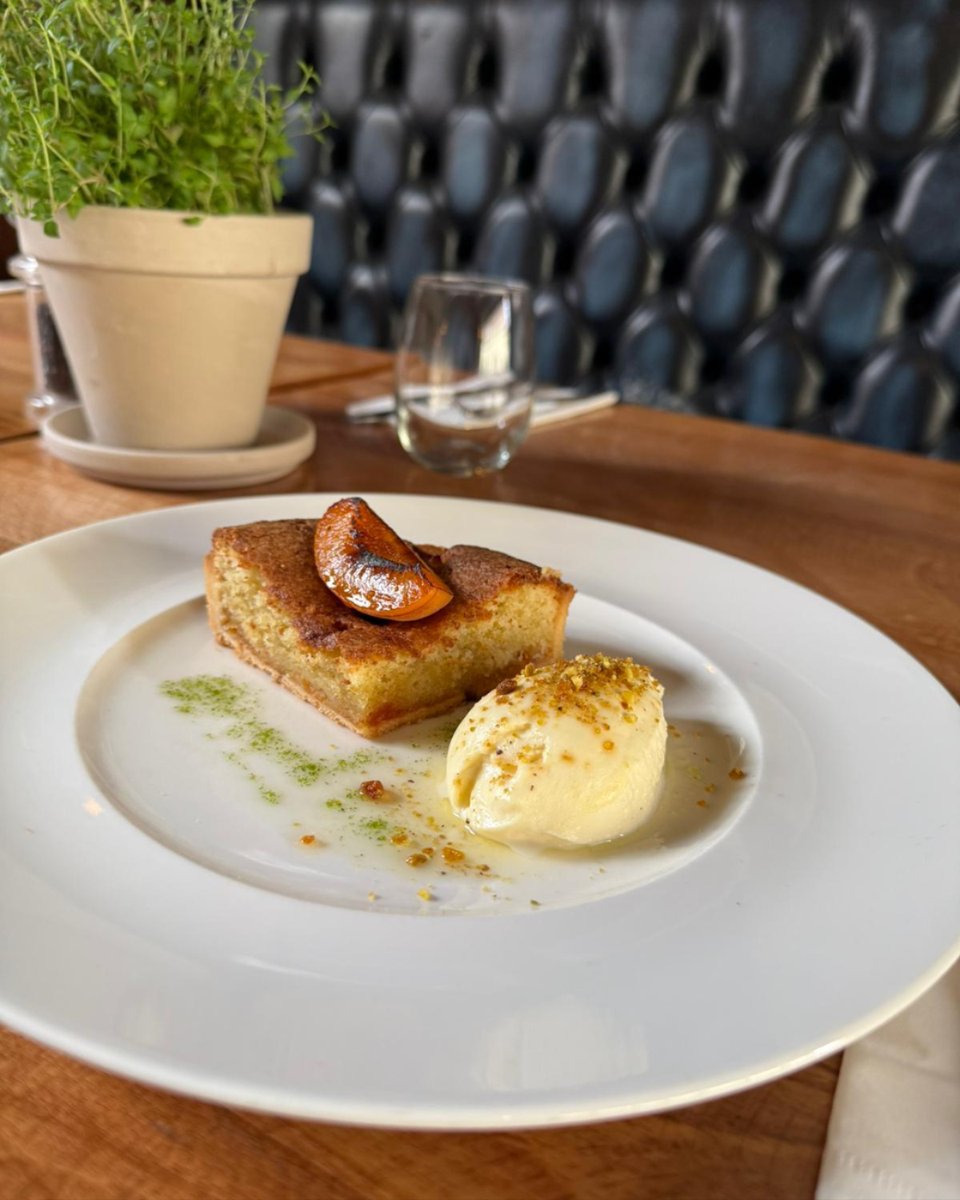 🍑 New dessert: Apricot Frangipane Tart

#DessertHeaven #ApricotTart #SweetTreat #AngelPershore #Pershore