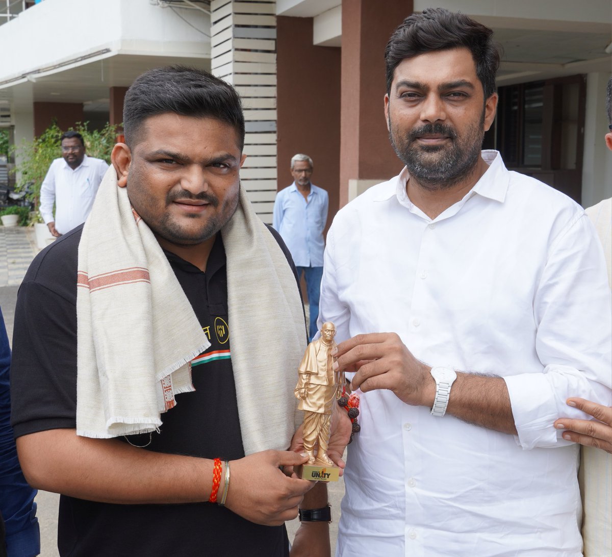 bjpneelrao's tweet photo. વિરમગામના ધા��ાસભ્ય શ્રીહાર્દિકભાઈપટેલ,સુરેન્દ્રનગર જીલ્લા ભાજપ ઉપપ્રમુખ શ્રીરાજભા ઝાલા,એકતા નગર મુલાકાતે આવ્યા ત્યારે તેઓશ્રીઓનું સ્વાગત કરવાનો અવસર મળ્યો. https://t.co/rQdhpYYWwg
