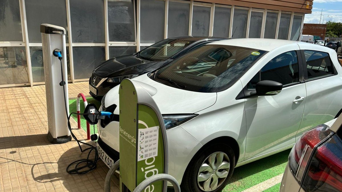 🚗T'interessa adquirir un cotxe elèctric?

➡️A partir d'avui, pots demanar els ajuts del programa MOVES III 2025.

➡️També hi ha subvencions per instal·lar punts de recàrrega.

➡️El pressupost destinat als ajuts supera els 9,3 M€.

ℹ️tn.caib.es/Moves3