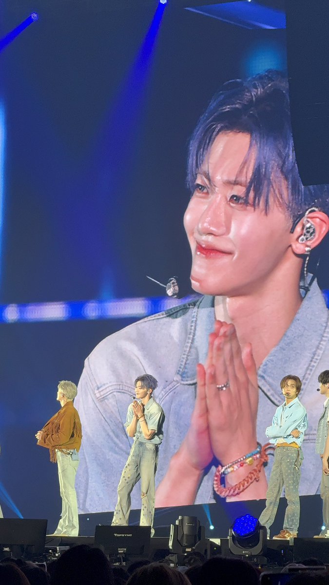 전광판 아티스트님 너무
아름다우세요..