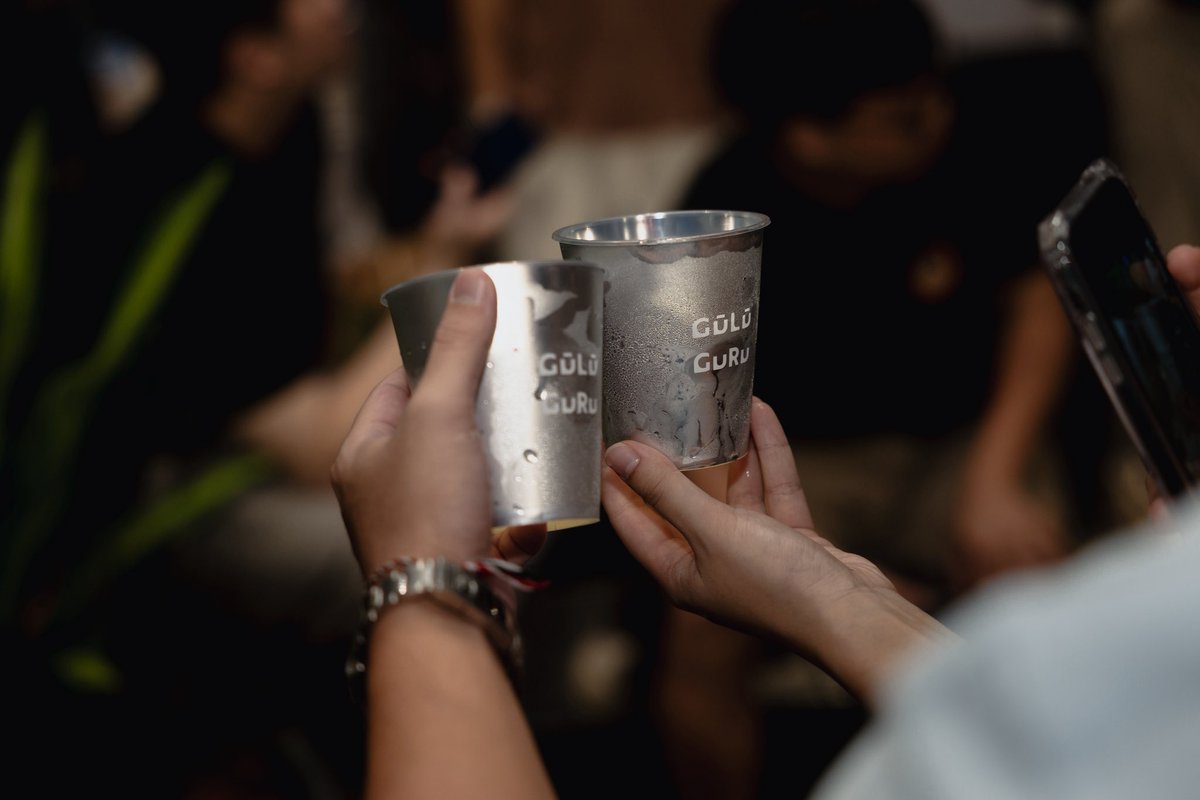 #大縱酒特報 02 GŪLŪ GURU聯名優惠

「Summertime and the livin' is easy」

在 #大縱酒 想要快樂也很容易😚

大縱酒 X GŪLŪ GURU
夏夜晚風企劃🥂

只在7/12當夜
🍹凡購買一杯Woozy重醺系列六款調酒，即贈送一杯Shot🍸

重醺更醺🍻迷茫幻夜🌃

一起旋轉跳躍
黎明夕暮😚

#禁止酒駕
#未成年請勿飲酒