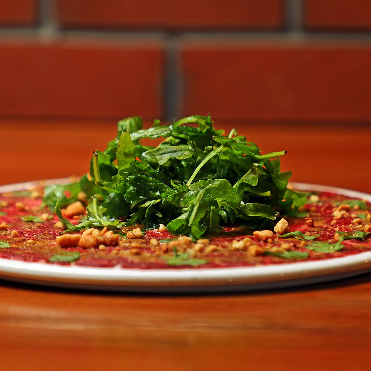 نكهات جريئة تروي الحكاية في أول لقمة كارباتشيو بالنكهات الفيتنامية – تجربة غير تقليدية لعشاق التميّز
Bold flavors tell the story from the very first bite Vietnamese-inspired carpaccio – a unique twist for true taste seekers
الموقع:الرياض - تحلية
#بورترهاوس #بورترهاوس_الرياض