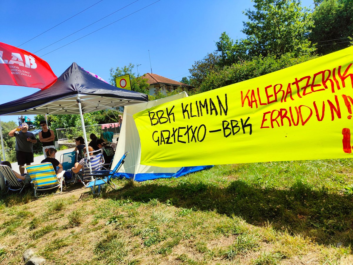 LAB SINDIKATUA (@labsindikatua) on Twitter photo ⛺ Las y los trabajadores de BBK Klima inician una acampada contra los despidos y la vulneración de derechos laborales
LAB denuncia que la empresa Gaztetxo Eskola ha despedido ilegalmente a más de 20 trabajadoras y trabajadores
🔗 labur.eus/svyecgve ⛺ Las y los trabajadores de BBK Klima inician una acampada contra los despidos y la vulneración de derechos laborales
LAB denuncia que la empresa Gaztetxo Eskola ha despedido ilegalmente a más de 20 trabajadoras y trabajadores
🔗 labur.eus/svyecgve