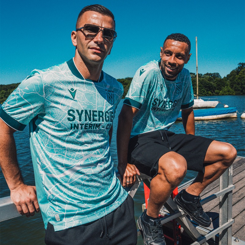 Le maillot est sublime ! <a href="/FCNantes/">FC Nantes</a>
