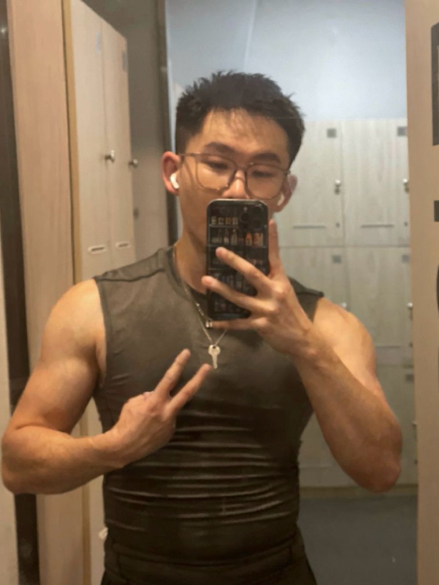 爱搞点说唱skrrr tweet media