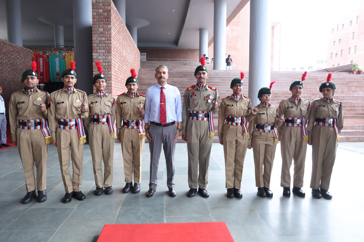 LtGenDPPandey's tweet photo. With future of the Nation. Smartly turned out disciplined #NCC cadets at #Chandigarh #University।। . Impressed by their drill movements. @gpsingh3para @HQ_DG_NCC https://t.co/bFpazLSM27