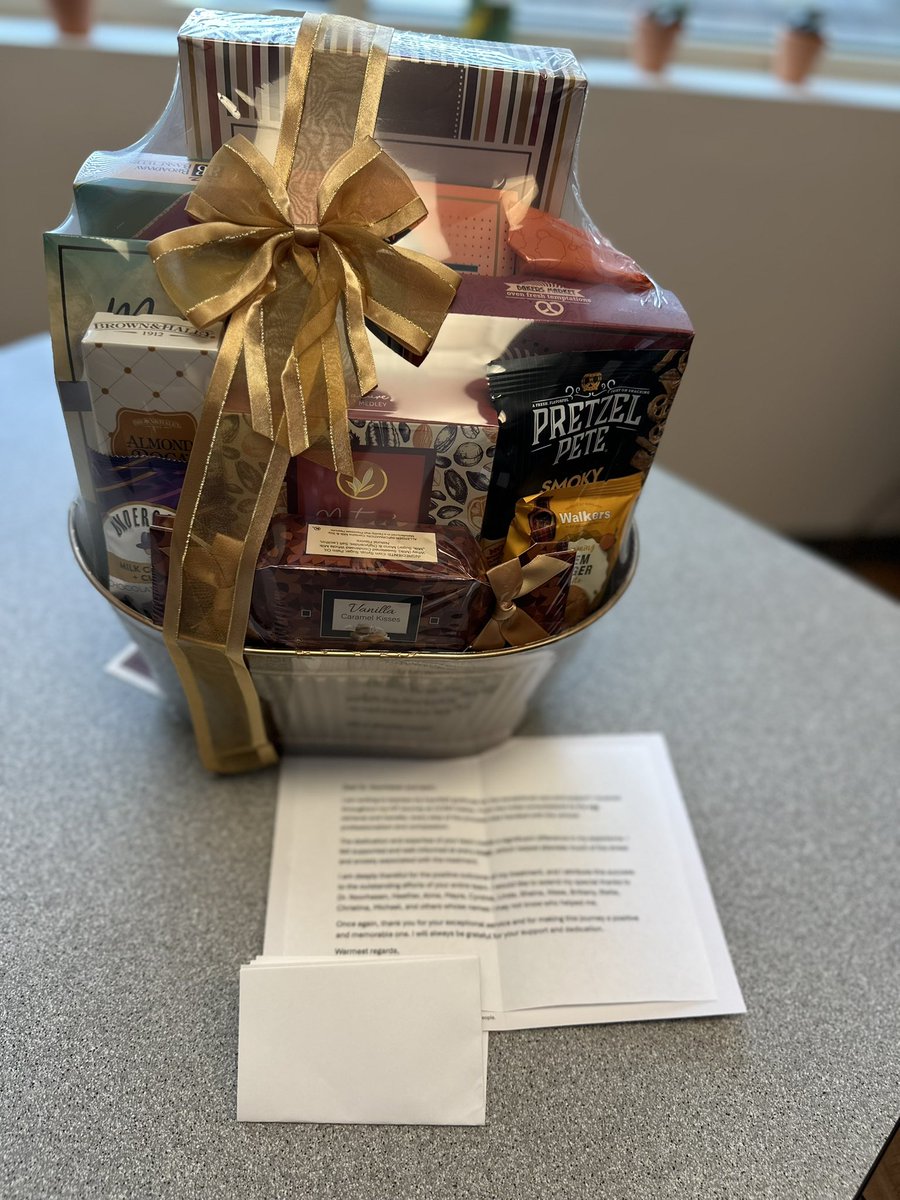 DoretteMD's tweet image. Sweet treats and #thoughtful note from one of our kind patients! #Ihavethebestpatients #LoveMyJob

#DFW #Dallas #fertility #infertility #ivf #surrogacy #fertilityjourney #physician #author #DFWFertility #Frisco #Plano #Texas