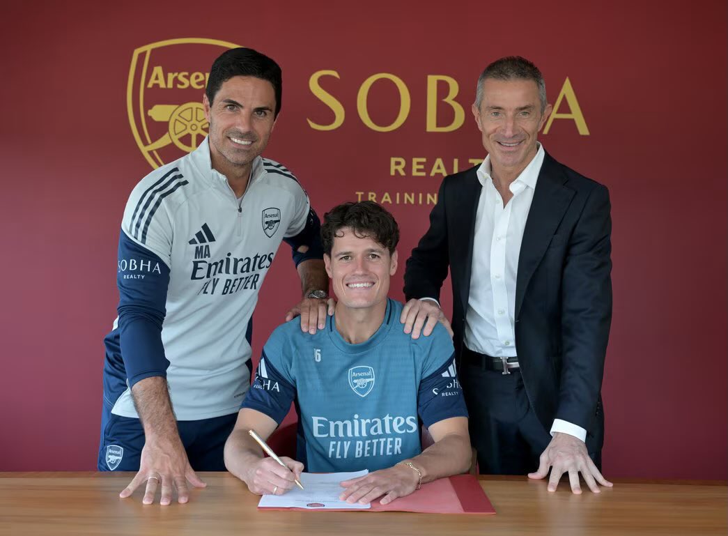 zeezu125's tweet photo. 🔴⚪️ Official: Christian Nørgaard joins Arsenal!

As reported earlier, the Danish midfielder is now a Gunner — deal signed and sealed. Arsenal strengthen their midfield ahead of the new season. 💪🇩🇰
 🎥  @Arsenal 

#Mohupdates
#AFC #Nørgaard #Arsenal #PremierLeague #TransferNews https://t.co/kbzoljoyub