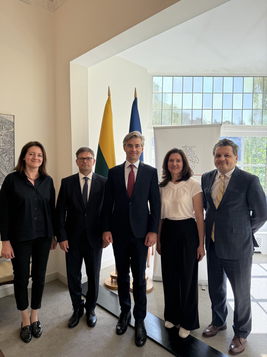 LT_Embassy_NL's tweet image. Embassy of Lithuania in the Netherlands had the pleasure of welcoming Foreign Minister @BudrysKestutis at the Embassy today. Minister is here on a bilateral visit to the Netherlands
@LithuaniaMFA @minbuza