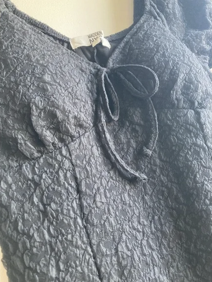 ModaMaganda's tweet photo. Give me your opinion: PM approved a return on a black dress because buyer says it's blue and claims ALL listing pictures show it's blue. Listing title and color specify dress is black. All photos taken in natural lighting. (1/5) @Poshmarkapp @PoshmarkSupport https://t.co/ScWyHF4o5G