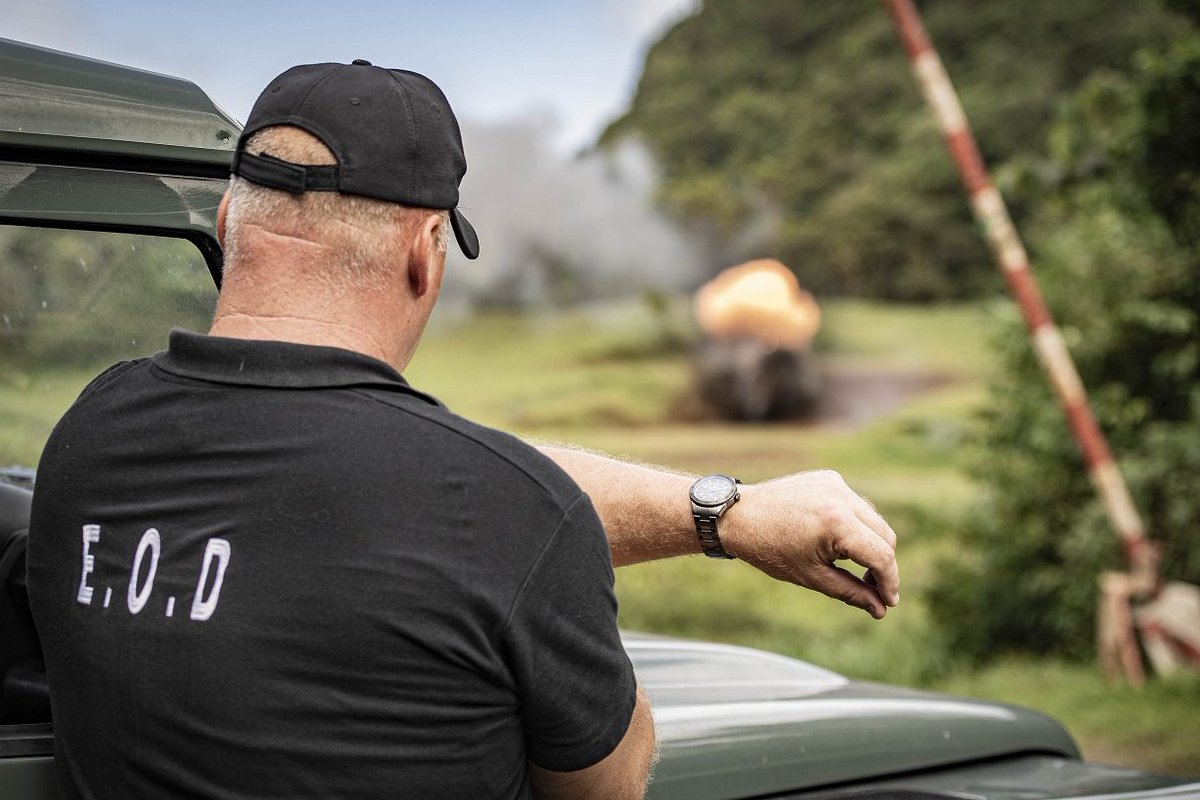 FAA_Officiel's tweet photo. [#NEDEX #securite] Vendredi 13/06, le GRIN FAA a procédé à la destruction de 763 boites de feux d’artifices 🎇 et de 6700 munitions saisies par la Police nationale sur le terrain militaire de Colson (Martinique) 💥 
➡️Une opération qui aura nécessité plus de 80 kg d’explosifs 🤯 https://t.co/Hu9Zky4N54